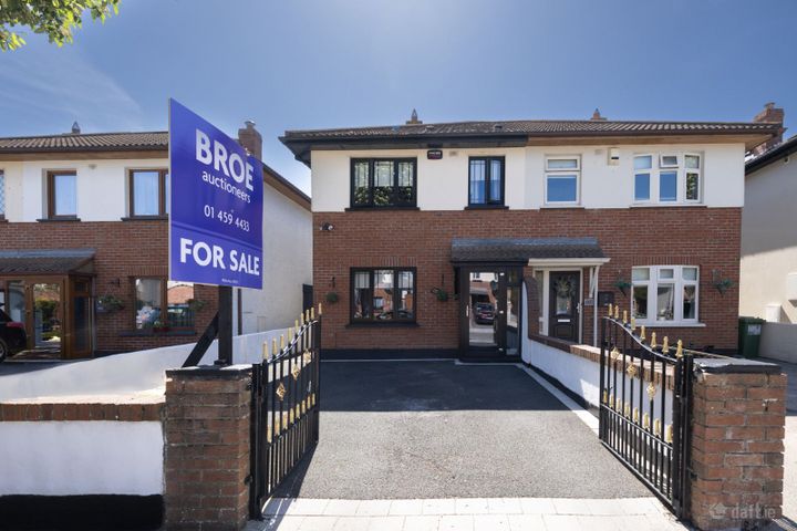 137 Cherrywood Drive, Clondalkin, Co. Dublin, D22W4F4