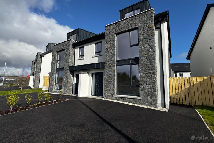 82 Westpoint Avenue, Donegal, Donegal Town, Co. Donegal, F94E0EH