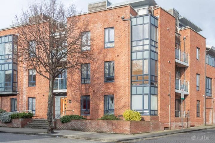 Valencia House, North Circular Road, Dublin 7