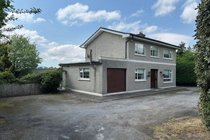 Townspark, Cahir, Co. Tipperary, E21T927