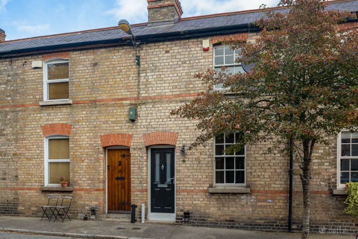 15 Warrenmount Place, South Circular Road, Dublin 8, D08P8N4