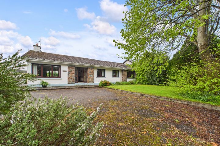 Dooncree, Mill Road, Killarney, Co Kerry, V93XR2F