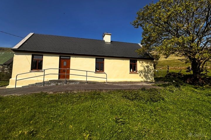 Marhin, Ballyferriter, Ballineanig, Co. Kerry, V92XK73