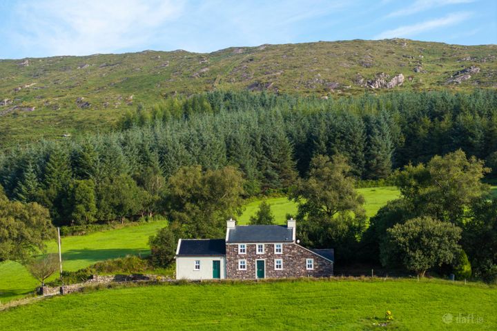Tunnel View, Letterduane, Bonane, Kenmare, Co Kerry, V93AP04