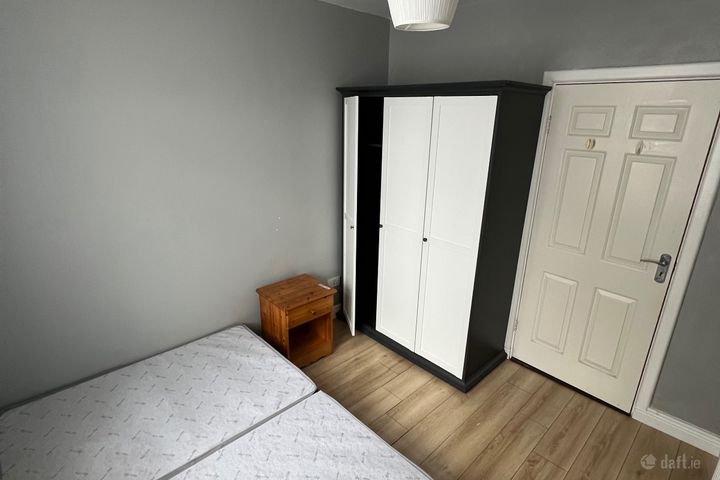 Perrystown, Dublin 12 , Walkinstown, Dublin 12