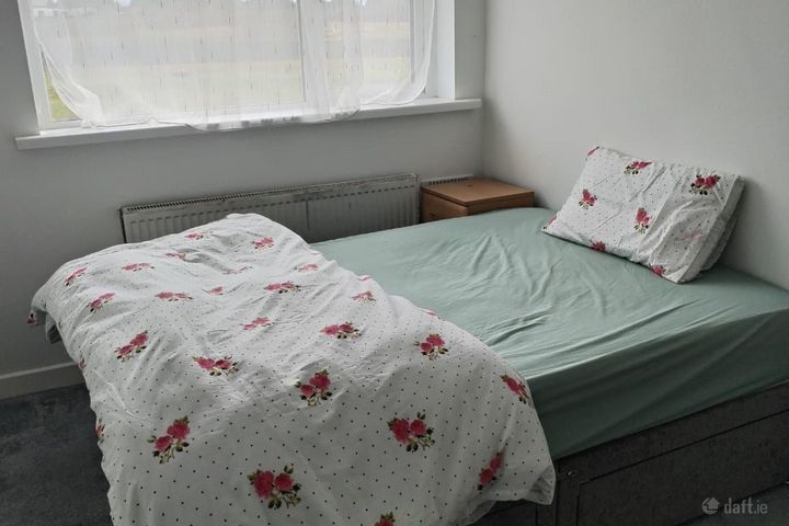 All bills included: Meadowbrook, Athlone, Co. Westmeath, Athlone, Co. Westmeath