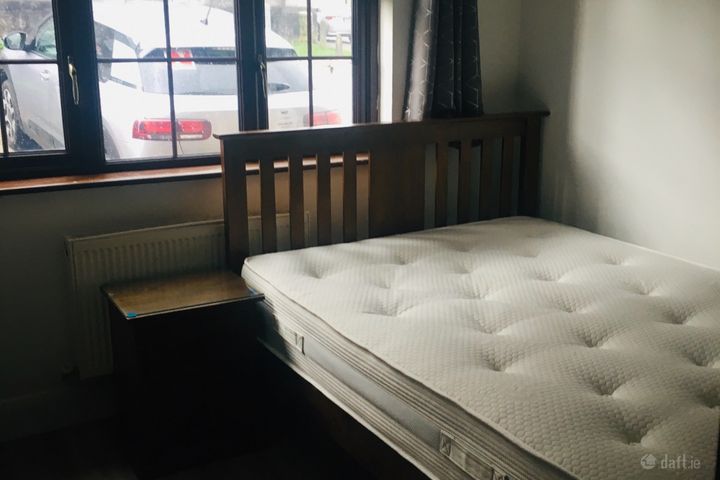 2 Roselawn, Ballyphehane, Co. Cork