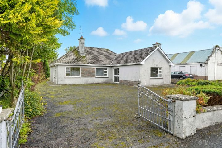 Wojtyla, Carrowmore, Knock, Mayo