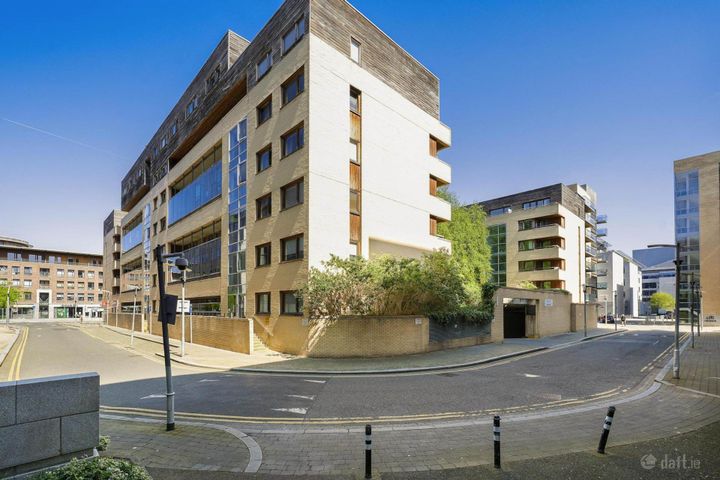 Apt 2, Block 12 Clarion Quay, Excise Walk, I F S C, Dublin 1, D01Y599