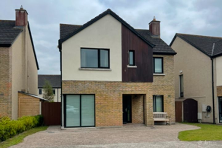 16 The Crescent, Castle Oaks, Carlow Town, Co. Carlow
