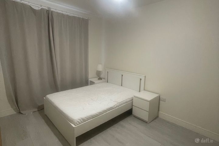 Clay Fram, Leopardstown, Dublin 18, Leopardstown, Dublin 18