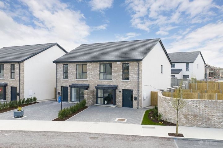 Drayton, Raynoldstown Village, Dundalk, Co. Louth