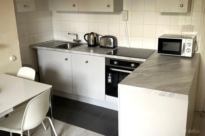 Top flat 105 Leeson street Donnybrook, Dublin 4