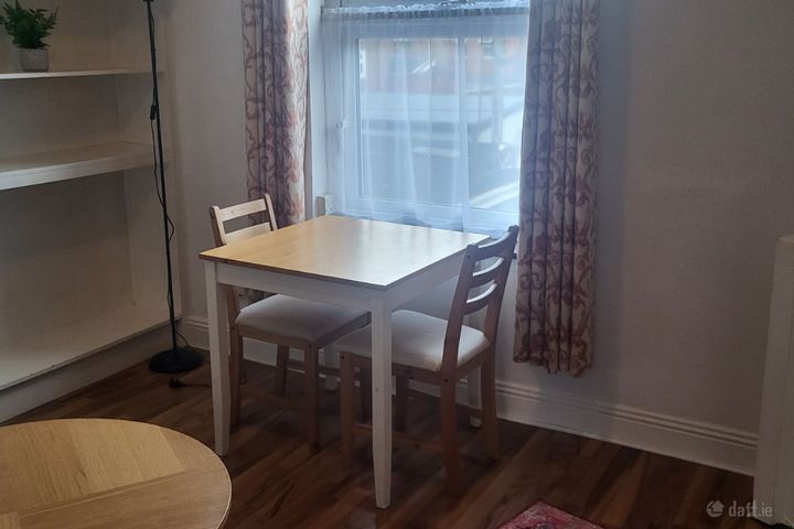 Flat 2, 27 Cabra Park, Phibsborough, Dublin 7