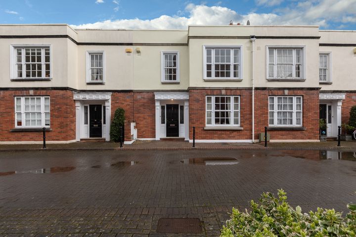 17 Simmons Court, Simmonscourt Road, Ballsbridge, Dublin