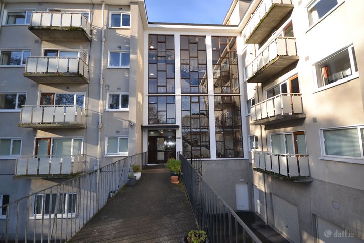 9 Hibernia, De Vesci Court, The Slopes, Monkstown, Co. Dublin