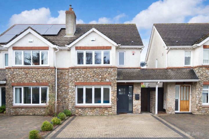 5 Sandyford Village, Sandyford, Dublin 18, D18V660