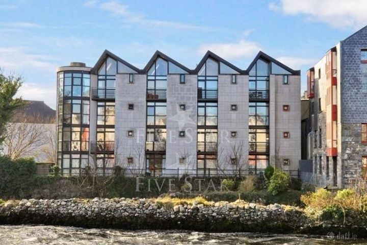 4 Sheerwater House, Dominick Street, Galway City Centre