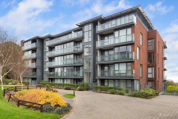 16 Larkspur Hall, Levmoss Park, The Gallops, Dublin 18, D18TF44