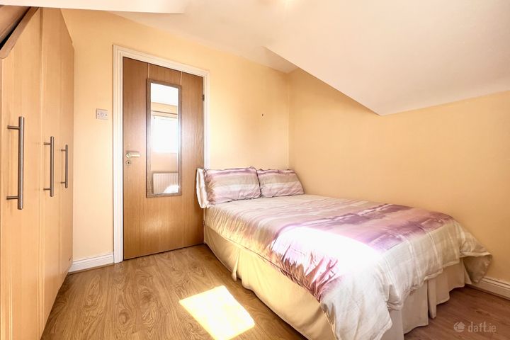 off Castle Avenue, Clontarf, Dublin 3