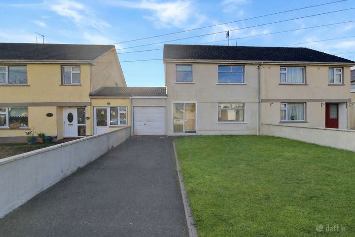 16 Castlewood Park, Ennis, Co. Clare, V95A09E