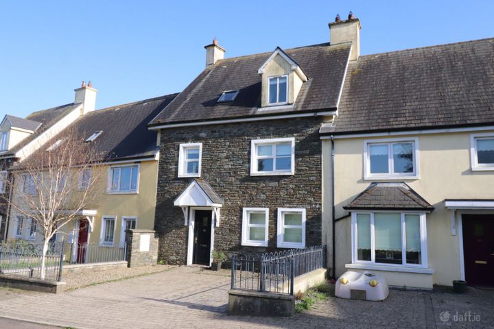 34 The Lawn, Castletownshend, Union Hall, Co. Cork, P81R624