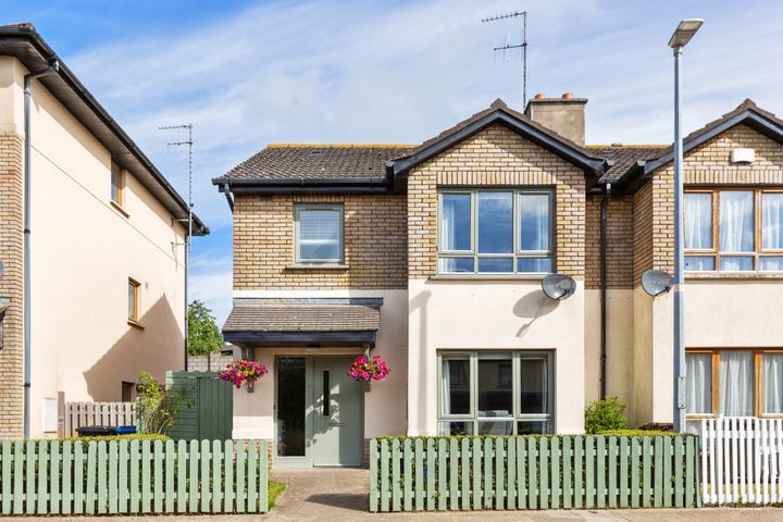 15 The Avenue, Clonattin Village, Gorey, Wexford