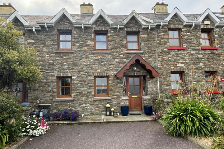 2 Sea Spray, Keelbeg, Union Hall, Union Hall, Co. Cork, P81PR50