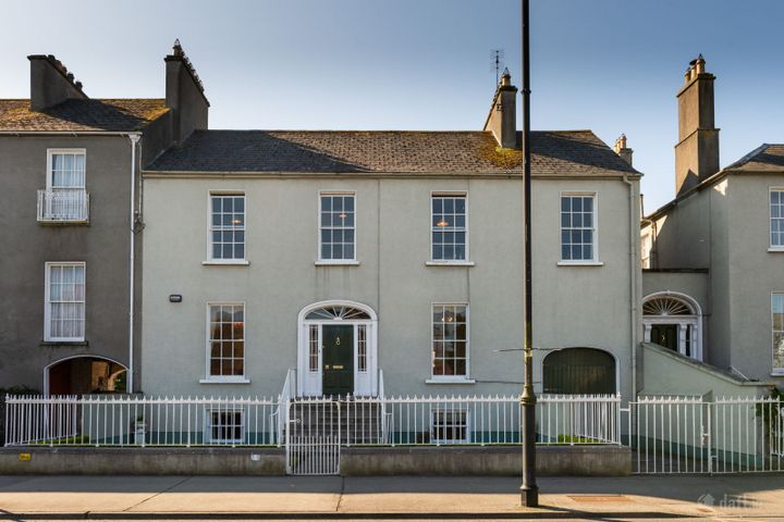 John's Mall, Birr, Birr, Co. Offaly, R42HK12