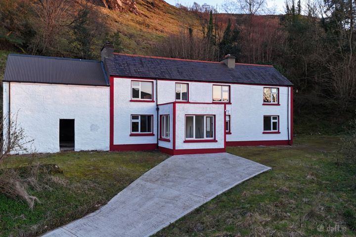 Strasallagh, Glenties, Glenties, Co. Donegal, F94C7K4