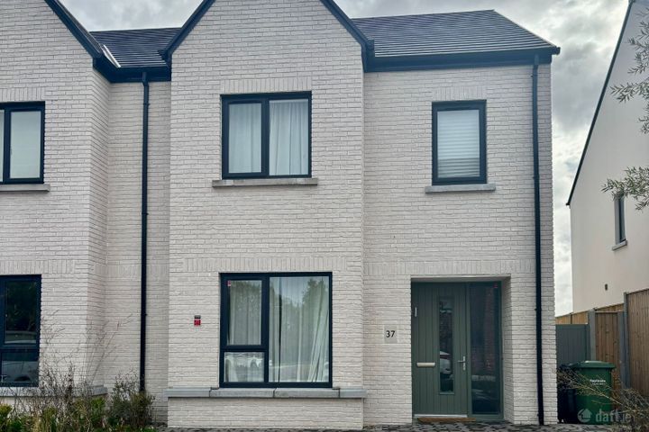 37 The Crescent, Stonehaven, Naas, Co. Kildare