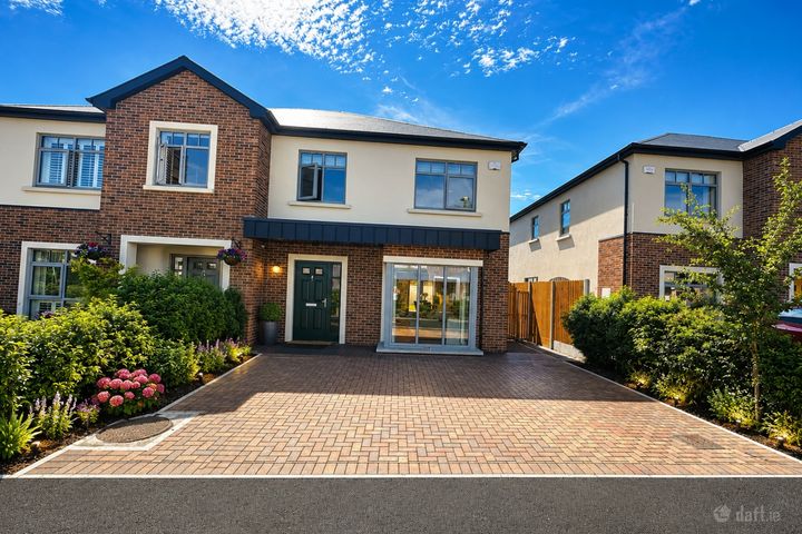 8 Lake View, Fox Meadow, Kilkenny, R95P3CE