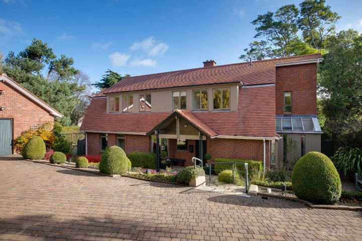 2 Ash Hurst, Military Road, Killiney, Dublin