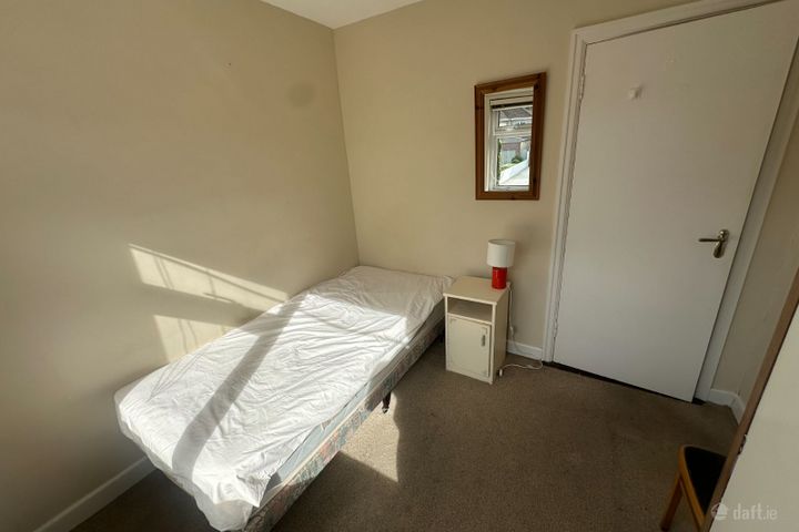 6 Leopardstown Grove, Stillorgan, Dublin, Stillorgan, Co. Dublin