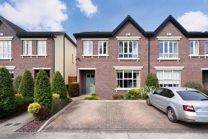 19 Bracken Park Drive, Carpenterstown Road, Castleknock, Dublin