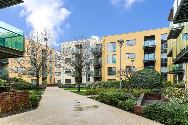 71 Glenesky Square, Phoenix Park Racecourse, Castleknock, Dublin 15 - Photo 3