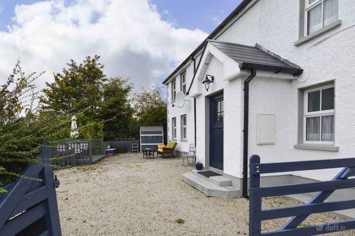 1 Bank Terrace, Ramelton, Co. Donegal, F92Y5F9