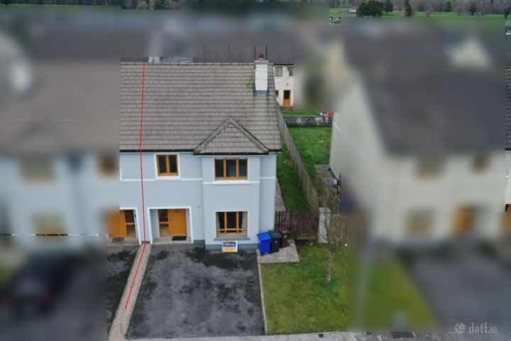 31 Woodstream, Castlerea, Castlerea, Co. Roscommon, F45YK58