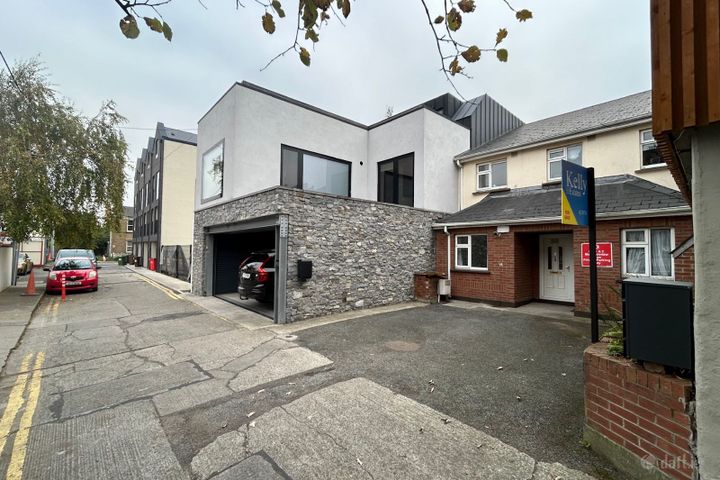 2 Mountain View Mews, Mountain View Avenue, Harold's Cross, Dublin 6W