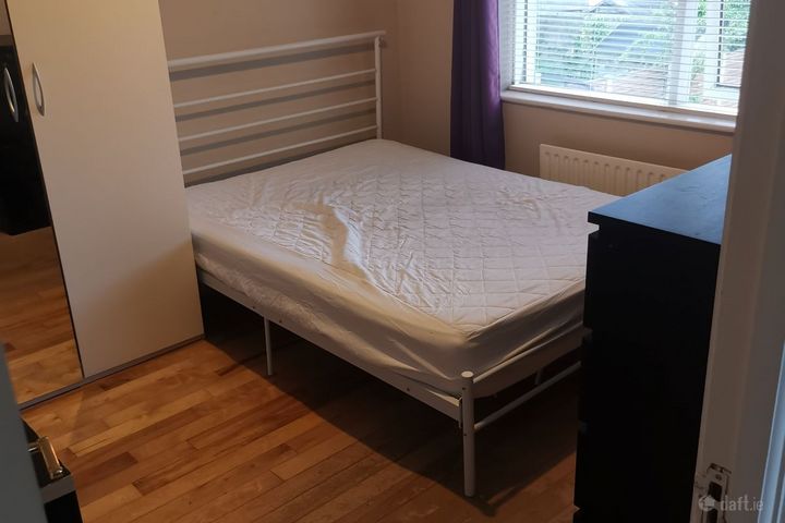 1 Glencairn Thicket, The Gallops, Leopardstown, Dublin 18