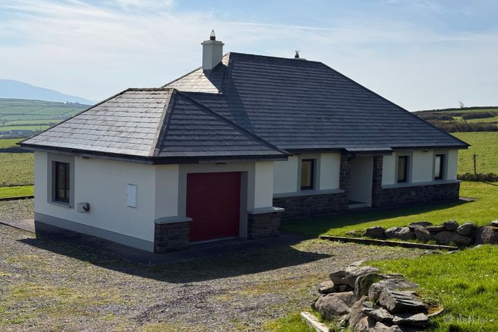 Ballinavounig, Dingle, Co. Kerry, V92C985