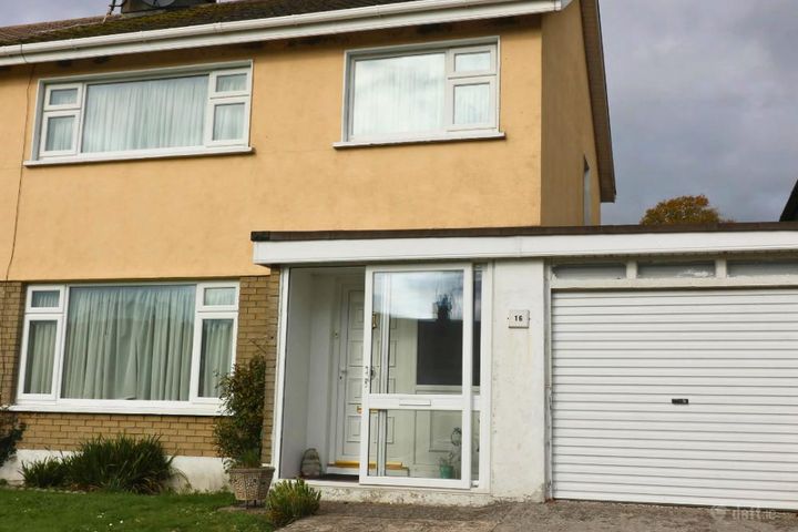 16 Clairin, Carrick on Suir, Co. Tipperary, E32XD23