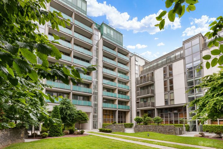 54 Pakenham House, Spencer Dock, IFSC, Dublin 1, D01CT98