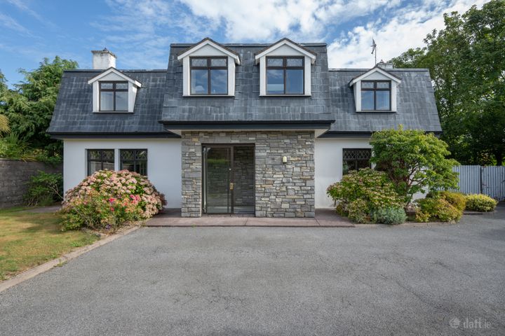 Cnoc an Aighre, Model Farm Road, Carrigrohane, Co Cork, T12D2PX