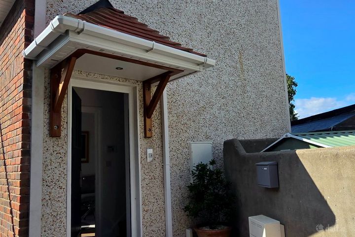 Silverwood Road , Dublin 14