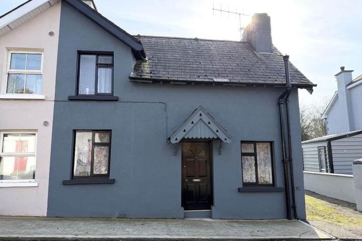 1 Golden Grove Road, Roscrea, Co. Tipperary, E53X782