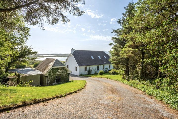 Inish Free, Ardnagrena, Ringarogy, Baltimore, Co. Cork, P81VP70