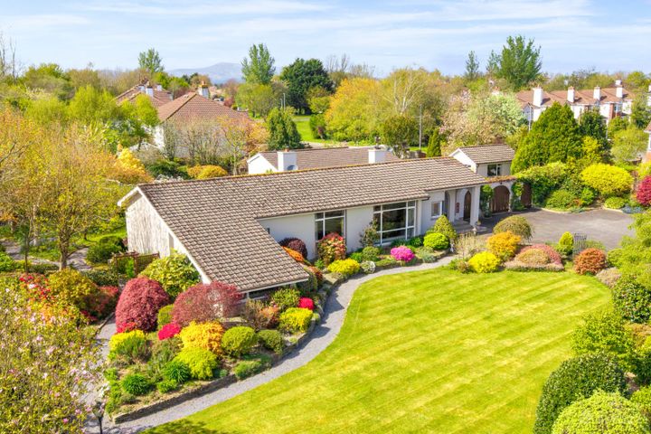 Villa Nova and Nursery Cottage, The Moyne, Enniscorthy, Co. Wexford, Y21W6R3
