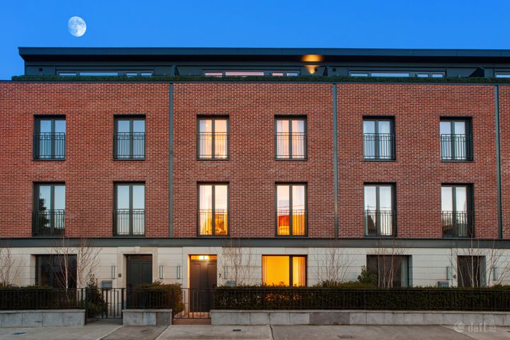 7 The Terrace, Torquay Road, Foxrock, Dublin 18, D18RRK5