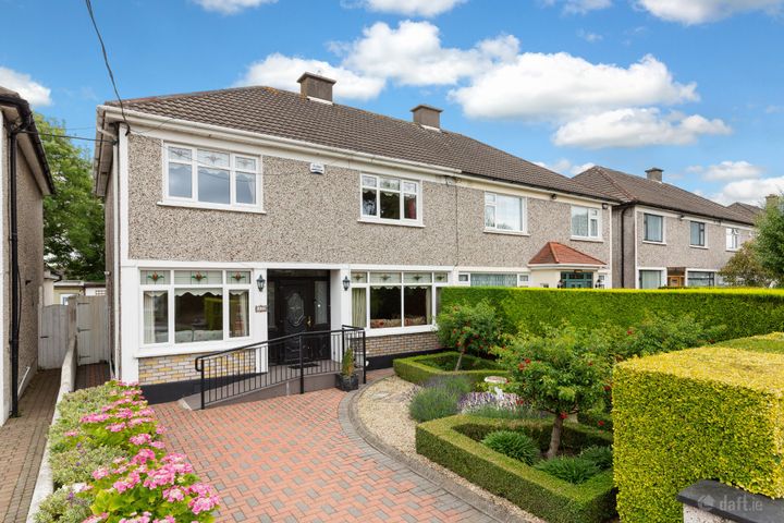 15 Hazel Lawn, Blanchardstown Village, Dublin 15, D15P7KD